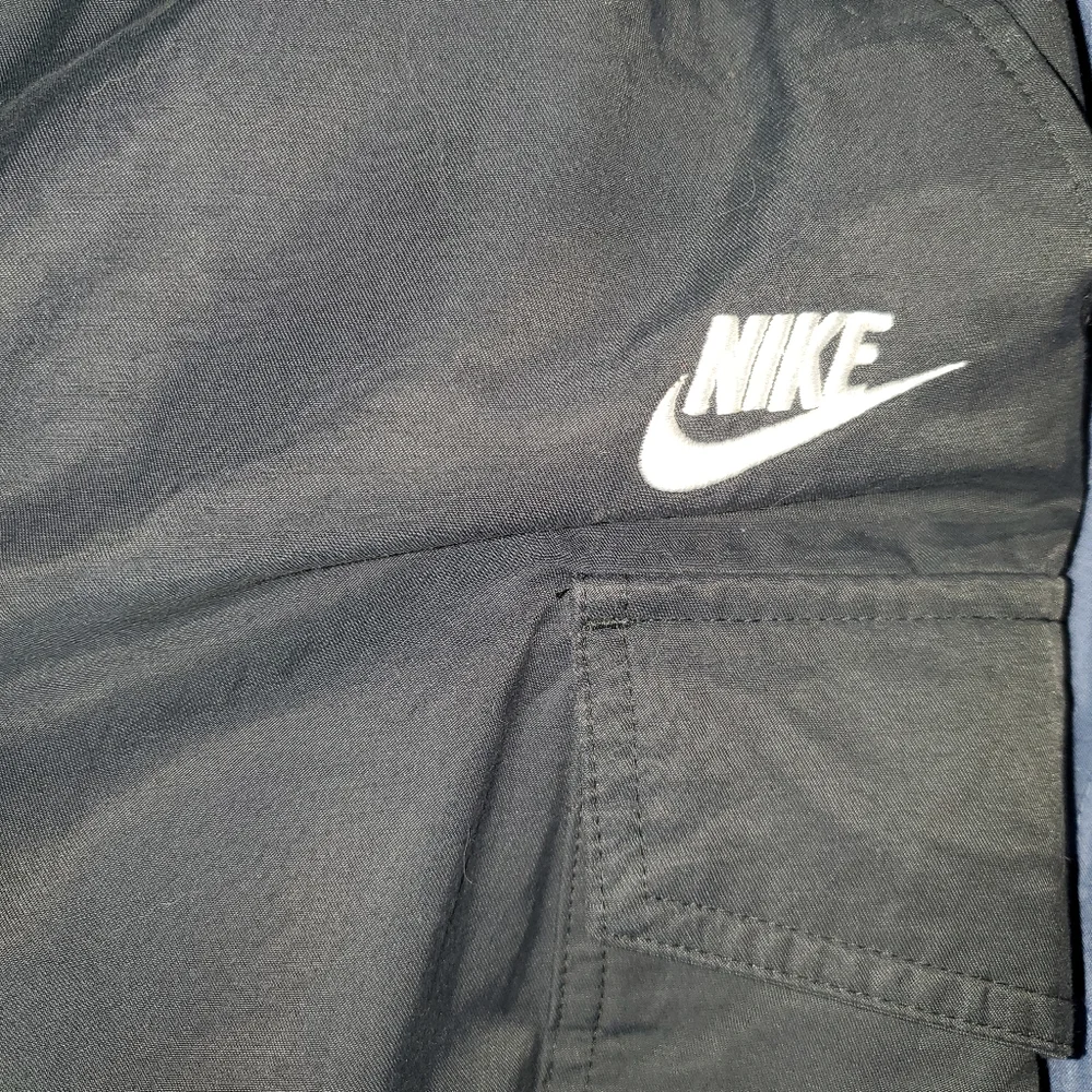 🚫SOLD!🚫Nike Sportwear Cargo Black pants Medium - Picture 6 of 8